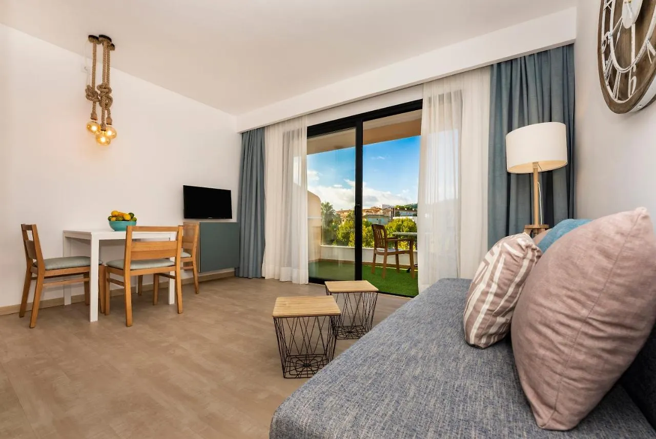 Apartamentos S'Olivera Canyamel  Spain